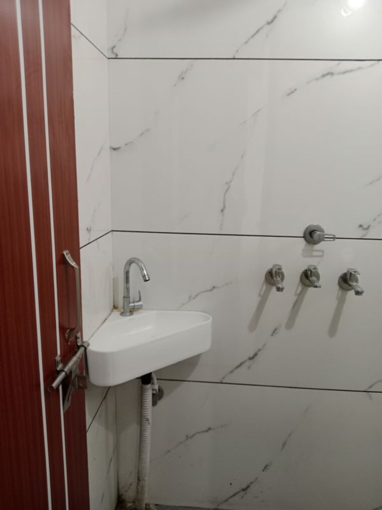 Bathroom, sector 18 1 Bedroom 900 Sq.Ft. Builder Floor In Sector 18 Panipat 10720304