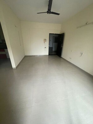 Room in 2 BHK Apartment at Gulmohar Queenstown Kharadi, Kharadi – for Sale