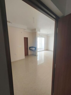Room in 3 BHK Apartment at Aurobindo The Regent, Kondapur – for Sale