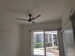 Room in 3 BHK Apartment at Purva Palm Beach, Hennur Road – for Rent
