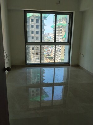 Room in 2 BHK Apartment at Vora Centrico, Malad West – for Rent