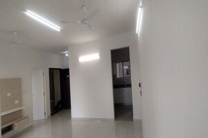 Room in 2.5 BHK Apartment at Godrej Avenues, Yelahanka – for Rent