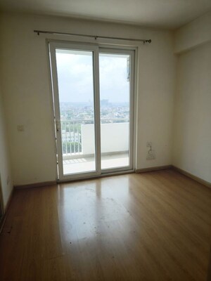Room in 4 BHK Apartment at Bestech Cyber Park, Sector 36 – for Sale