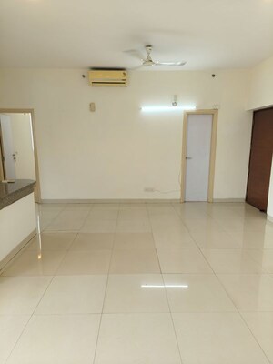 Bathroom in 4 BHK Apartment at Bestech Cyber Park, Sector 36 – for Sale