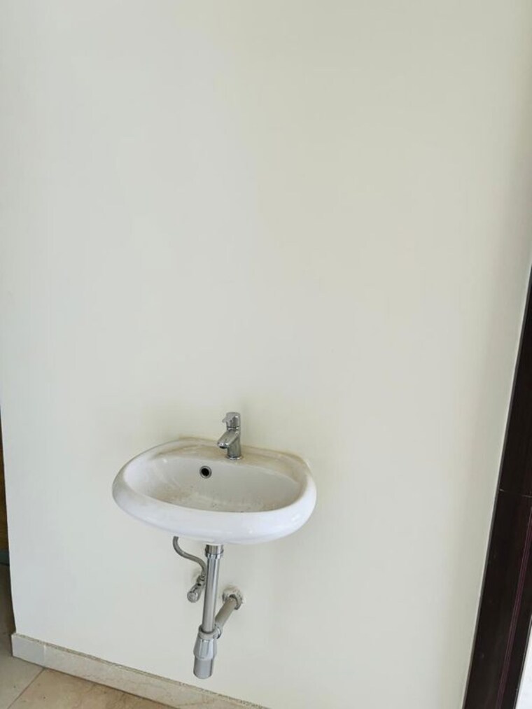 Bathroom, omkar-signet 2 Bedroom 503 Sq.Ft. Apartment In Malad East Mumbai 10720512