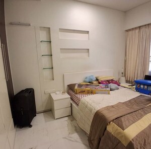 Bedroom in 4 BHK Apartment at Juhu – for Rent