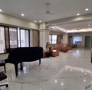 Living Room in 4 BHK Apartment at Juhu – for Rent