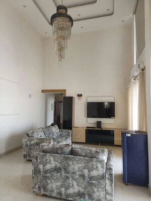 Living Room in 3 BHK Builder Floor at Sector 21 – for Rent