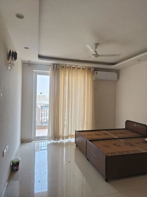 Living Room in 3 BHK Builder Floor at Sector 21 – for Rent