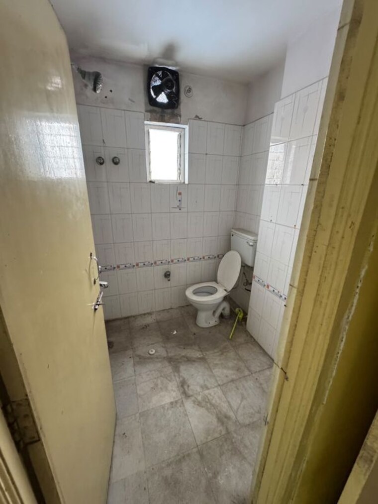 Bathroom, hinoo 2 Bedroom 1000 Sq.Ft. Apartment In Hinoo Ranchi 10720556