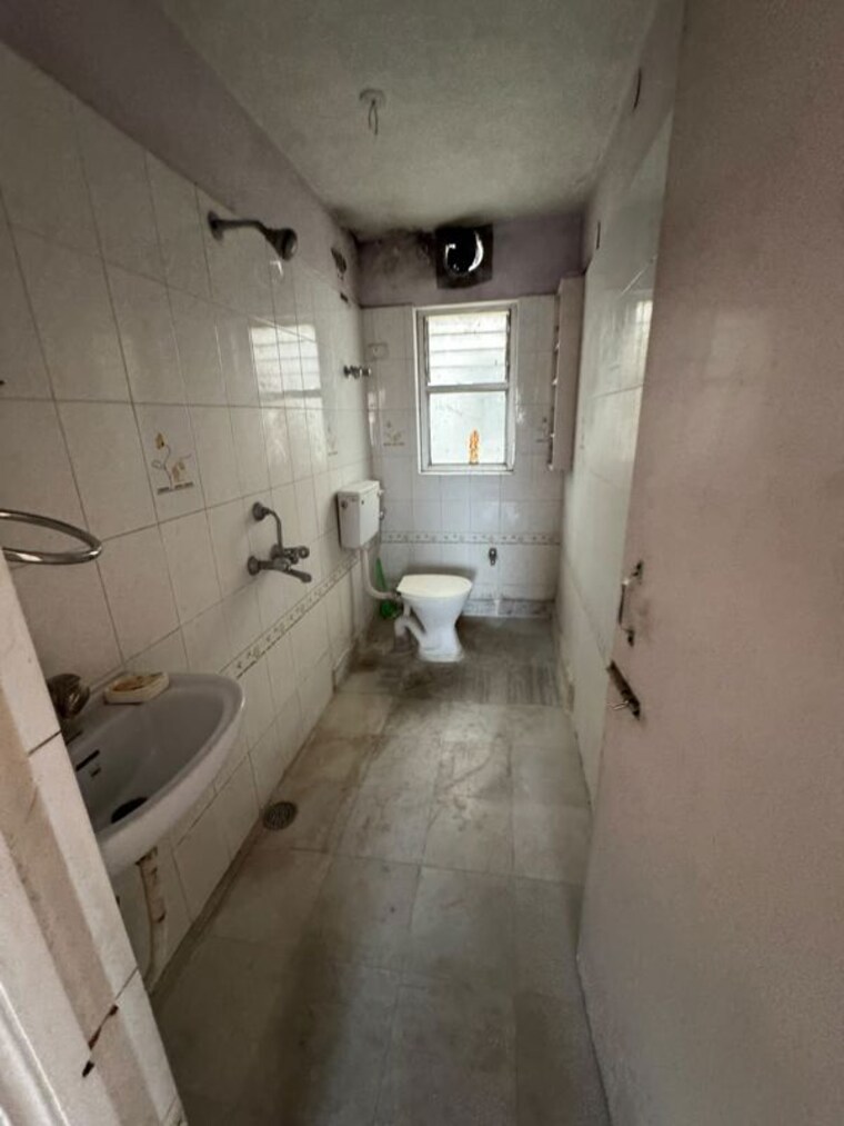 Bathroom, hinoo 2 Bedroom 1000 Sq.Ft. Apartment In Hinoo Ranchi 10720556