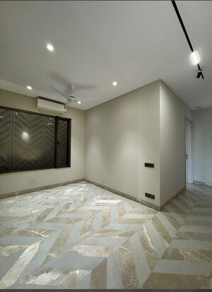 Room in 4 BHK Builder Floor at Anand Lok – for Rent