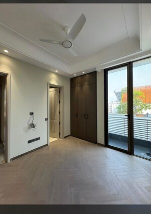 Room in 4 BHK Builder Floor at Anand Lok – for Rent
