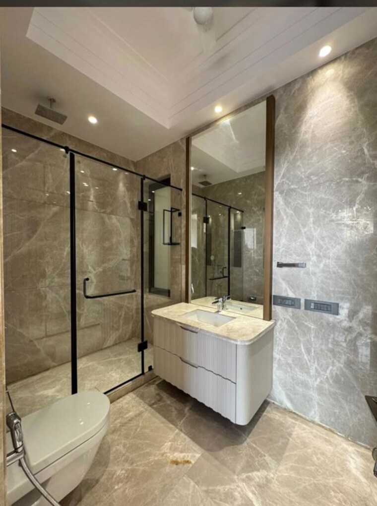 Bathroom, anand lok 4 Bedroom 3500 Sq.Ft. Builder Floor In Anand Lok Delhi 10720621