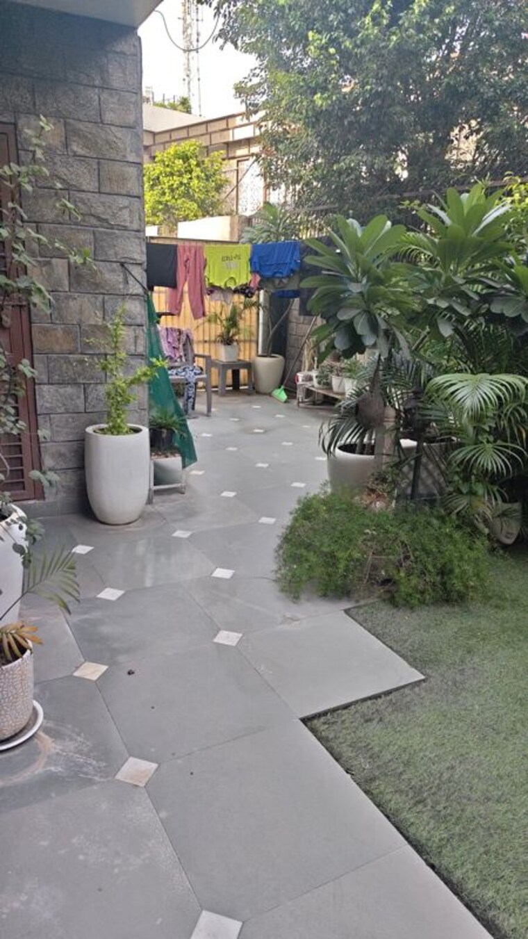 Balcony, patel nagar 3.5 Bedroom 1850 Sq.Ft. Builder Floor In Patel Nagar Ghaziabad 10720647