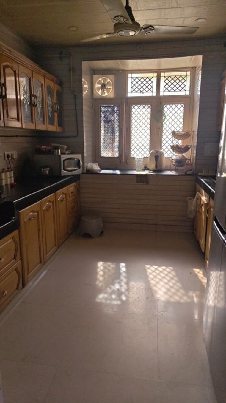 Kitchen, patel nagar 3.5 Bedroom 1850 Sq.Ft. Builder Floor In Patel Nagar Ghaziabad 10720647