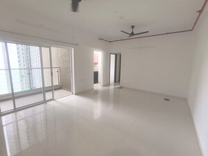 Room in 2 BHK Apartment at Runwal The Central Park, Chinchwad – for Rent