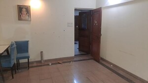 Room in 2 BHK Apartment at Triveni Vasant Vihar CHS, Vasant Vihar – for Rent