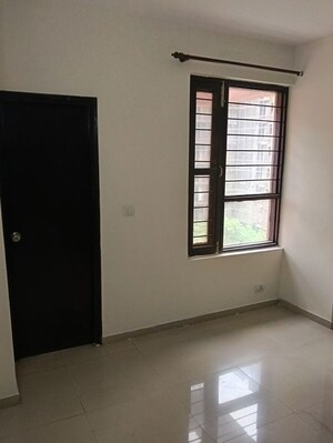 Room in 3 BHK Apartment at Krish Vatika, Alwar Bypass Road – for Rent