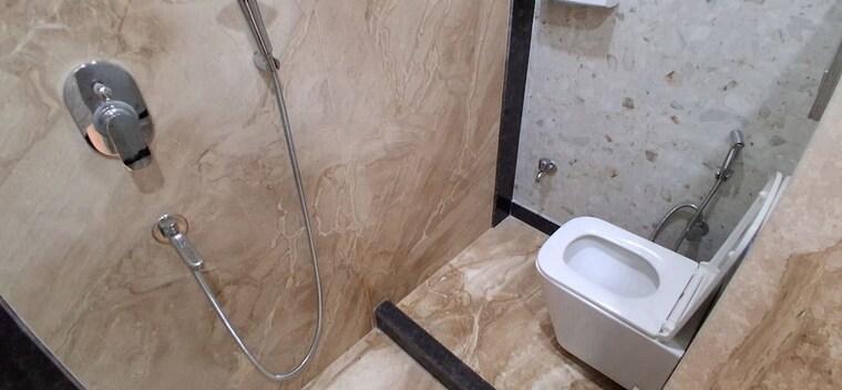 Bathroom, greater kailash part 3 3 Bedroom 1800 Sq.Ft. Builder Floor In Greater Kailash Part 3 Delhi 10720693