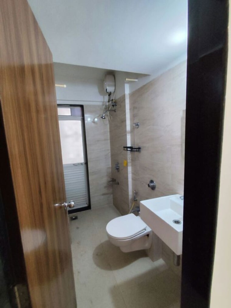 Bathroom, naupada 2 Bedroom 650 Sq.Ft. Apartment In Naupada Thane 10720733