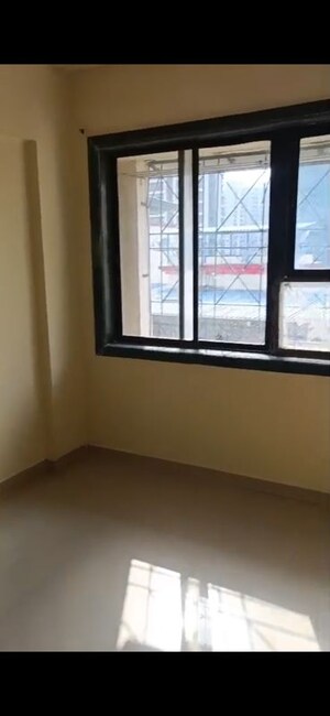 Room in 1.5 BHK Apartment at Kashish Park Apartment, Lal Bahadur Shastri Road – for Rent
