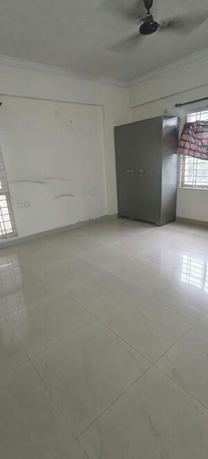 Room in 3 BHK Apartment at ARK Tower, Mallepally – for Rent