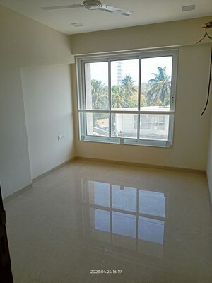 Room in 3 BHK Apartment at Srishti Oasis Phase I, Bhandup West – for Sale