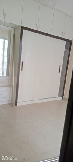 2 BHK Apartment For Rent in Mahagun Mywoods