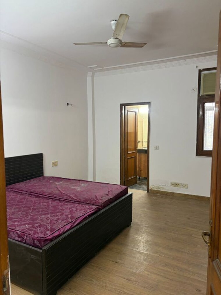 Bedroom, greater kailash i 3 Bedroom 200 Sq.Yd. Builder Floor In Greater Kailash I Delhi 10720880