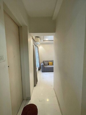  1 BHK Apartment at Khar West – for Rent