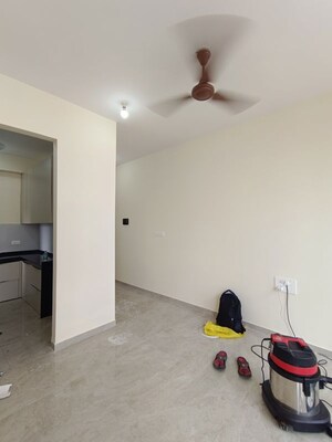 Room in 2 BHK Apartment at Tata Serein, Pokhran Road No Two – for Rent