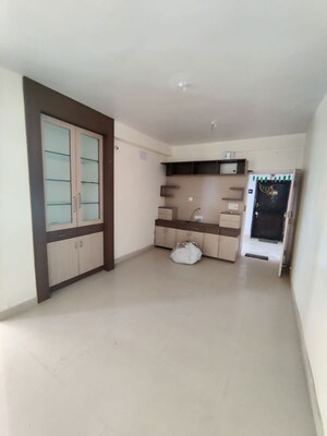 Room in 3 BHK Apartment at Bariatu – for Rent