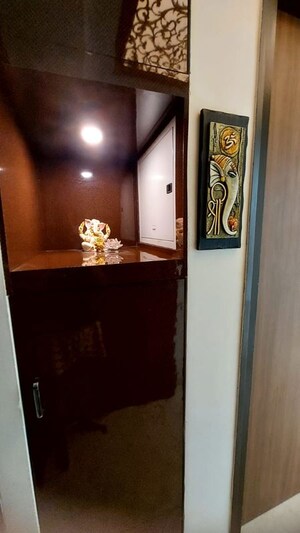 Furnished Amenities in 2 BHK Apartment at Lodha Amara, Kolshet Road – for Sale
