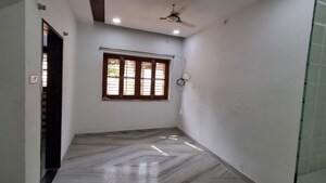 Room in 2 BHK Apartment at Chitrapuri Colony – for Rent