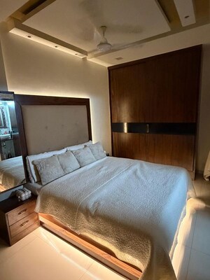 Bedroom in 1 BHK Apartment at Juhu – for Rent