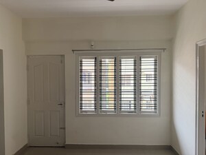 Room in 2 BHK Apartment at Hsr Layout – for Rent