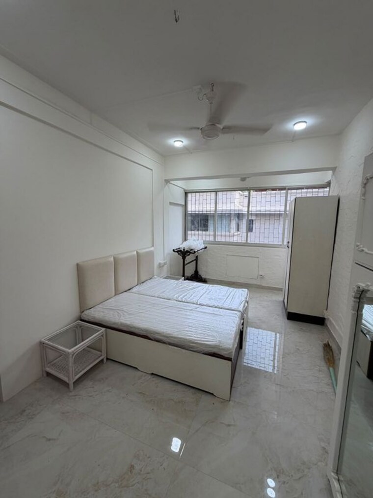 Bedroom, bandra west 1 Bedroom 500 Sq.Ft. Apartment In Bandra West Mumbai 10720967