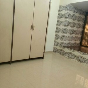 Room in 2 BHK Apartment at Goregaon West – for Rent