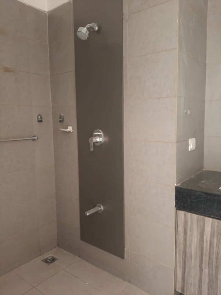 Bathroom, ireo-victory-valley 3.5 Bedroom 2450 Sq.Ft. Apartment In Sector 67 Gurgaon 10721044