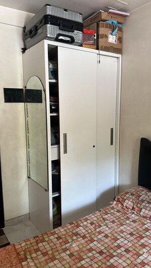 Furnished Amenities in 2 BHK Apartment at Shah Apartment Andheri, Andheri East – for Rent