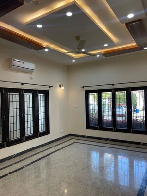 Room in 4 BHK Villa at Adarsh Palm Retreat – for Rent