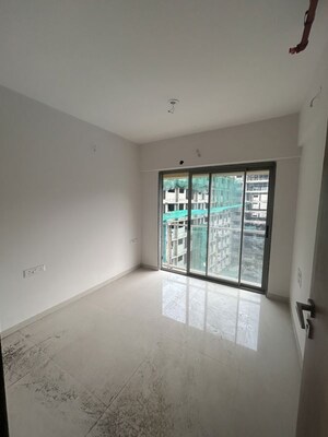 Room in 2 BHK Apartment at Avant Heritage, Jogeshwari East – for Rent