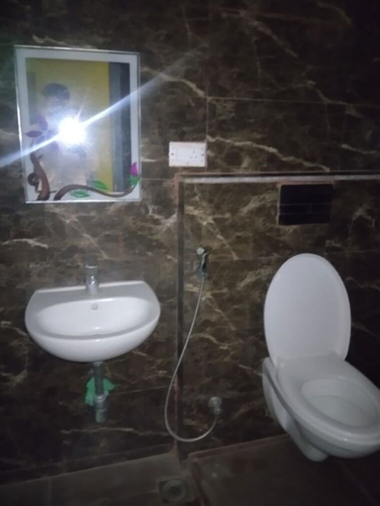 Bathroom, pundag 2 Bedroom 1100 Sq.Ft. Apartment In Pundag Ranchi 10721099