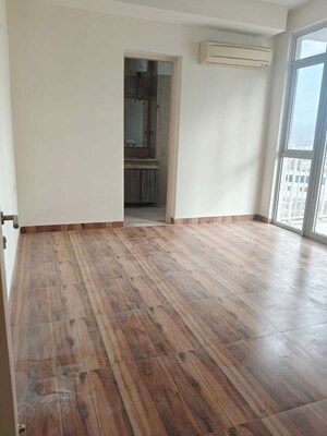 Room in 4 BHK Apartment at Ireo Victory Valley, Sector 67 – for Sale