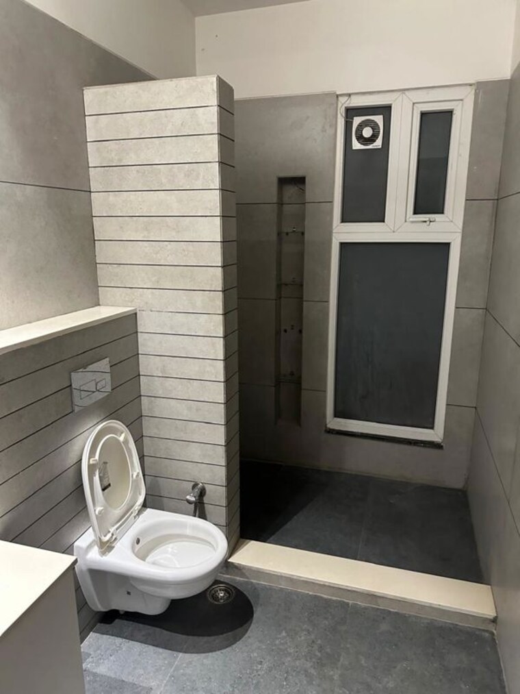 Bathroom, sector 6 3 Bedroom 2200 Sq.Ft. Independent House In Sector 6 Panchkula 10721111
