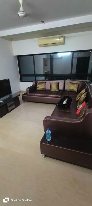 Team Area in 5 BHK Apartment at Ira Chaya, Khar West – for Rent