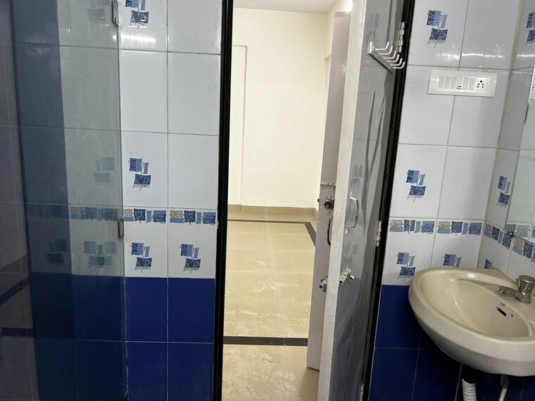 Bathroom, kharghar sector 4 3 Bedroom 1500 Sq.Ft. Apartment In Kharghar Sector 4 Navi Mumbai 10721104