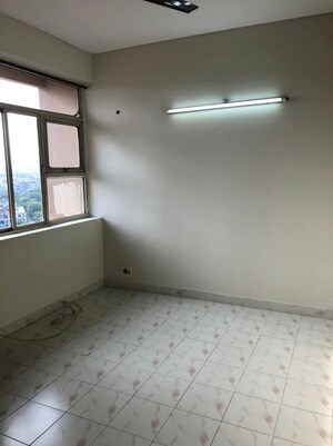 Room in 1 BHK Apartment at Ansal Sushant Estate, Sector 52 – for Rent