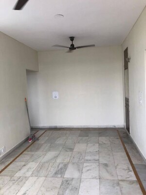 Bathroom in 1 BHK Apartment at Ansal Sushant Estate, Sector 52 – for Rent